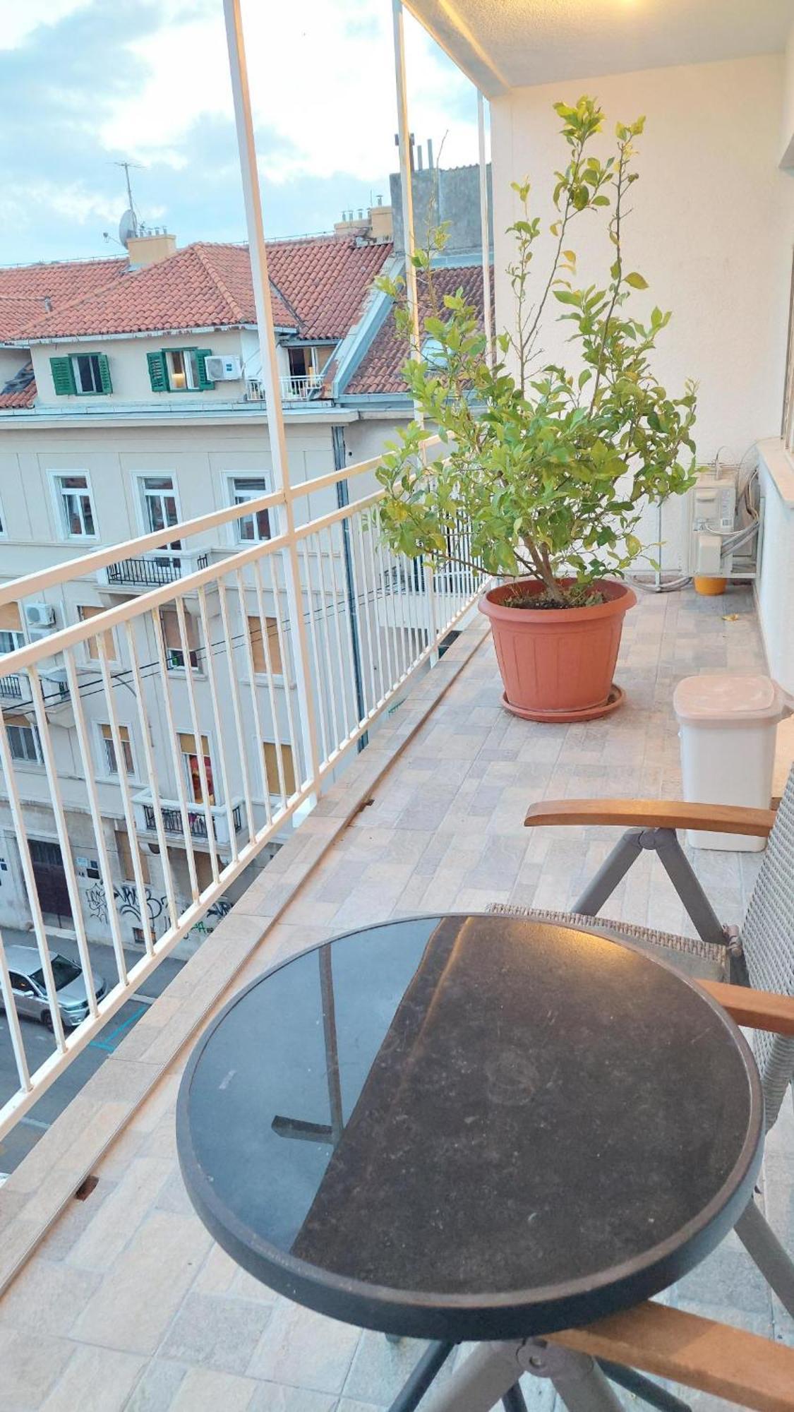 Room With Private Toilet And Terrace In City Center In Shared Apartment Split Extérieur photo
